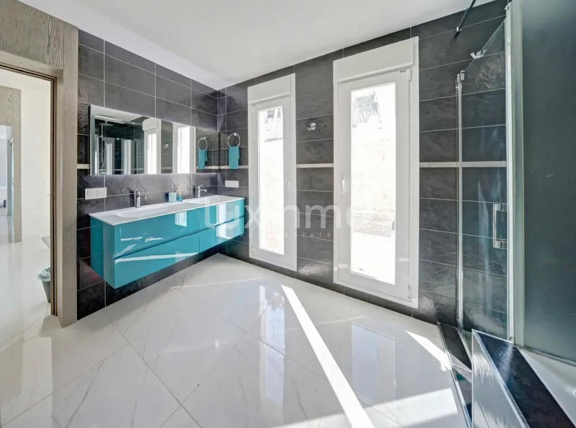 5 makuuhuone Huvila myytävänä paikassa Calpe / Calp mukana uima-altaan 
autotalli - 1 650 000 € (Ref: 9597194)