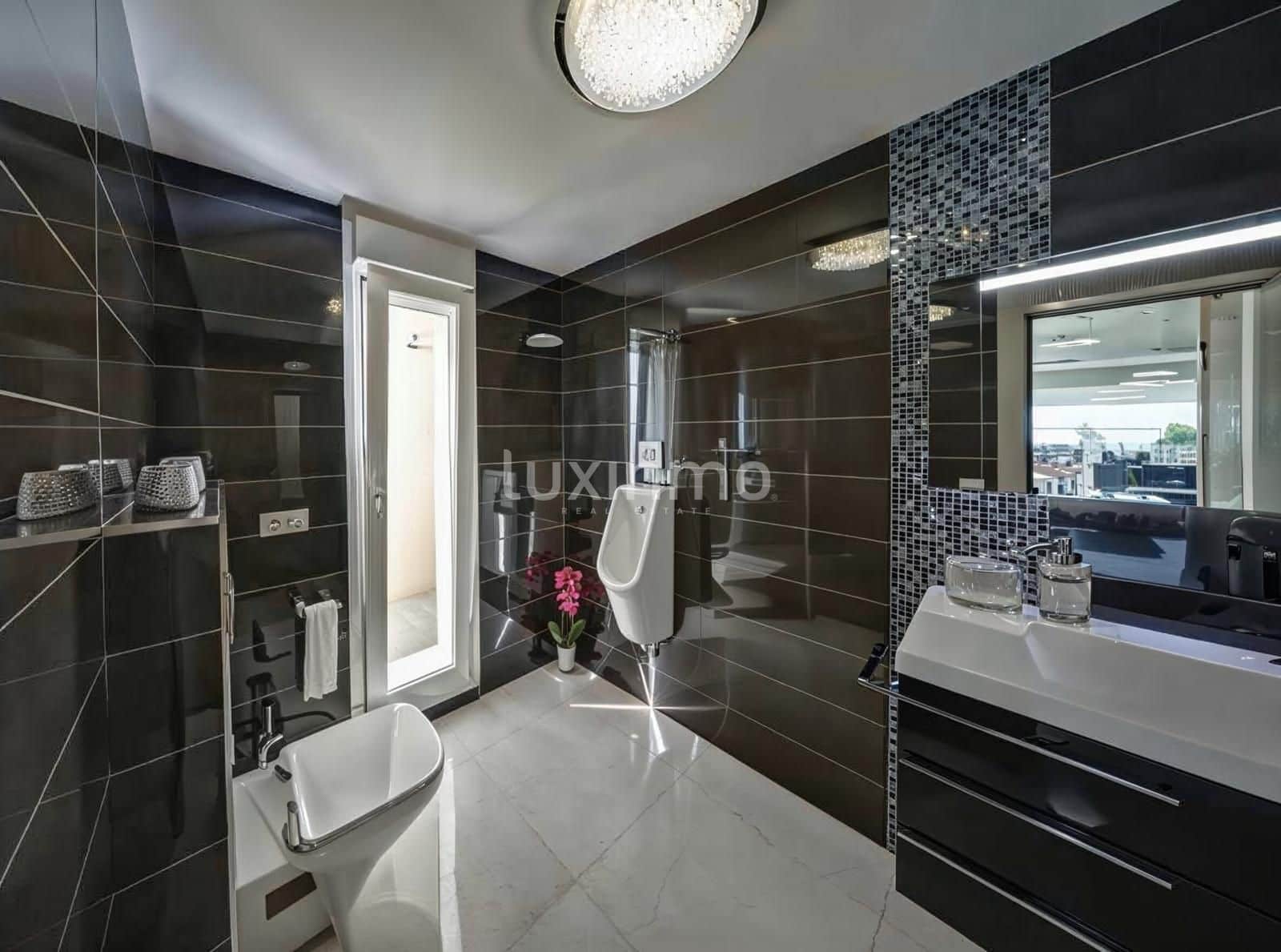 5 makuuhuone Huvila myytävänä paikassa Calpe / Calp mukana uima-altaan 
autotalli - 1 650 000 € (Ref: 9597194)