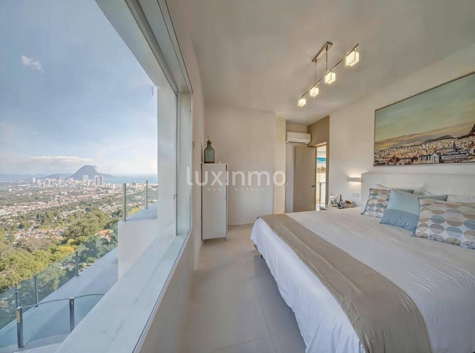 5 makuuhuone Huvila myytävänä paikassa Calpe / Calp mukana uima-altaan 
autotalli - 1 650 000 € (Ref: 9597194)