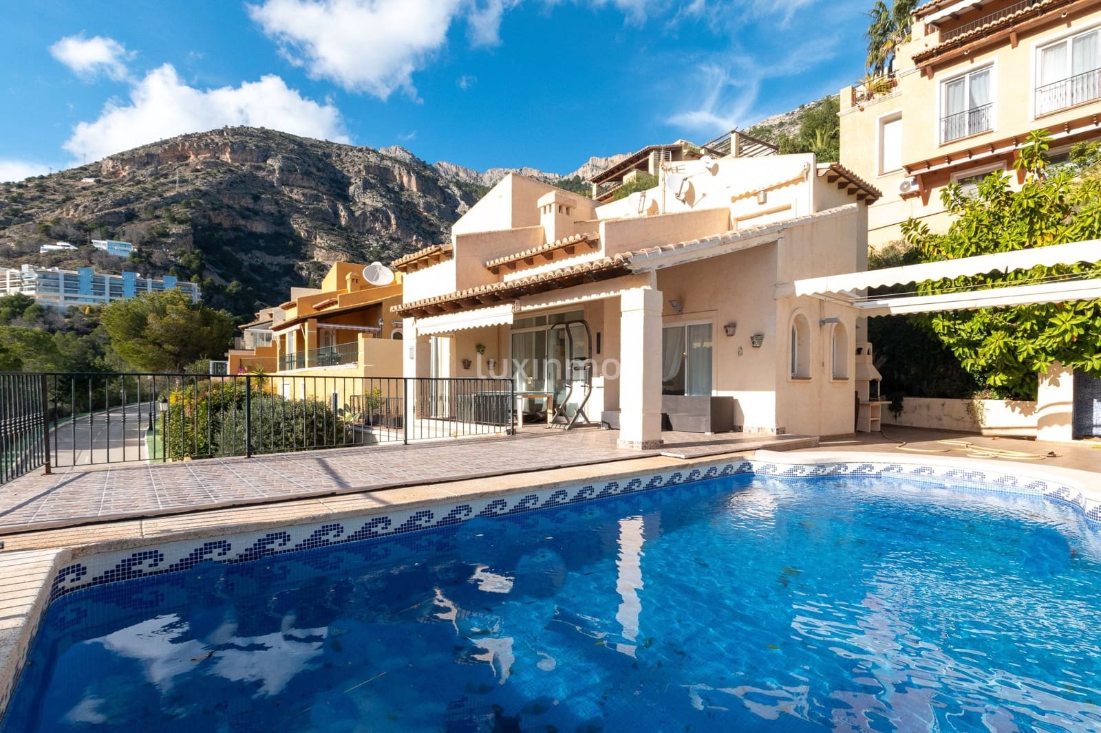 4 soverom Villa til salgs i Altea med svømmebasseng garasje - € 650 000 (Ref: 9597229)
