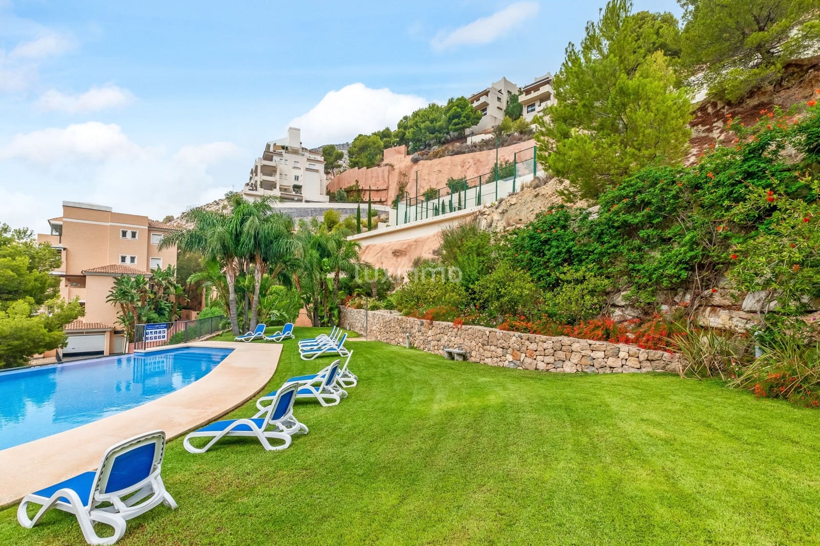 2 bedroom Flat for sale in Altea with pool garage - € 280,000 (Ref: 9597230)