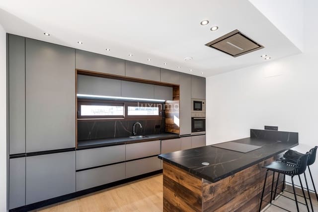 4 makuuhuone Huvila myytävänä paikassa Finestrat mukana uima-altaan 
autotalli - 865 000 € (Ref: 9597232)