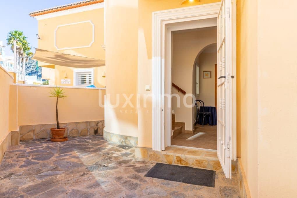 3 bedroom Villa for sale in Benitachell / Benitatxell with pool garage - € 465,000 (Ref: 9597237)