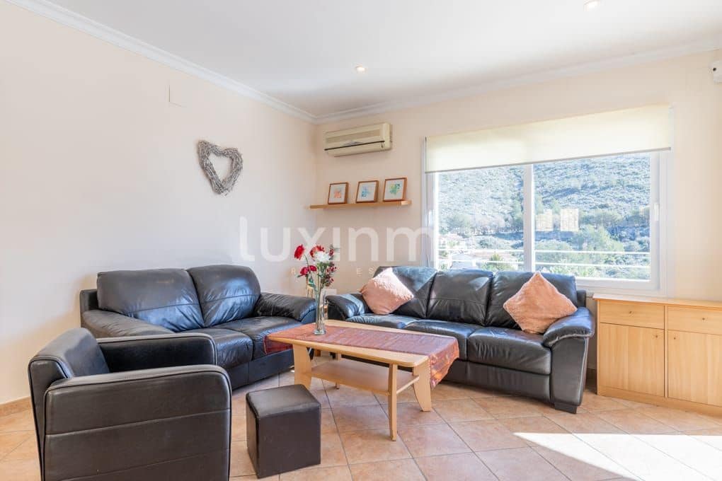 3 bedroom Villa for sale in Benitachell / Benitatxell with pool garage - € 465,000 (Ref: 9597237)