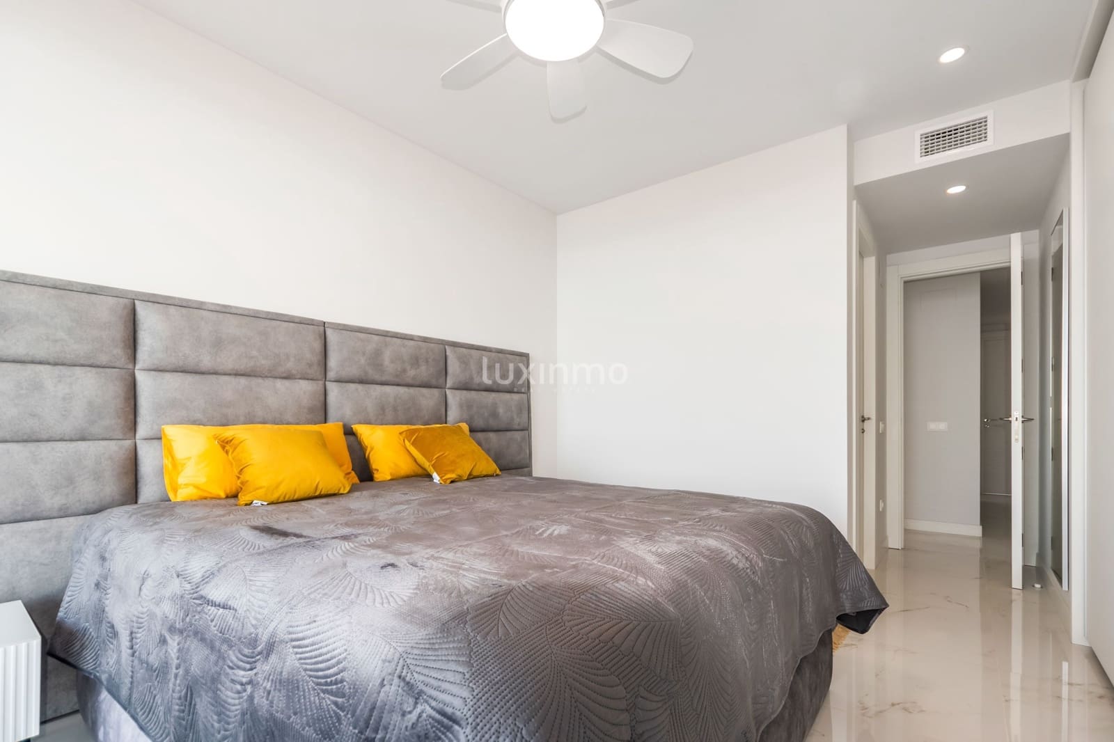 Apartamento de 3 habitaciones en Benidorm en venta con piscina garaje - 789.000 € (Ref: 9597239)