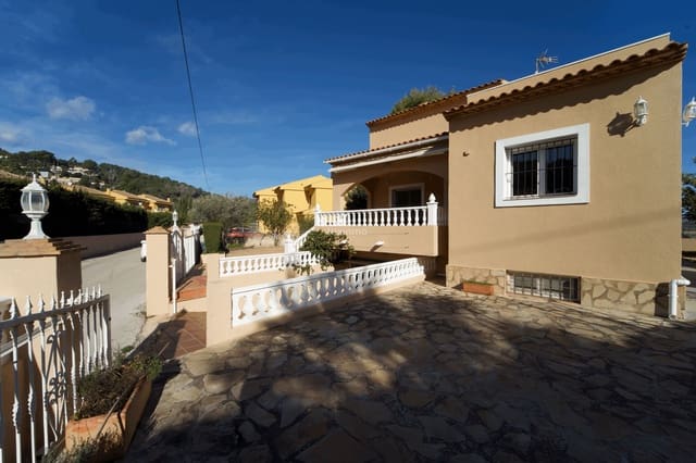 5 slaapkamer Villa te huur in Calpe / Calp met zwembad garage - € 2.500 (Ref: 9597272)