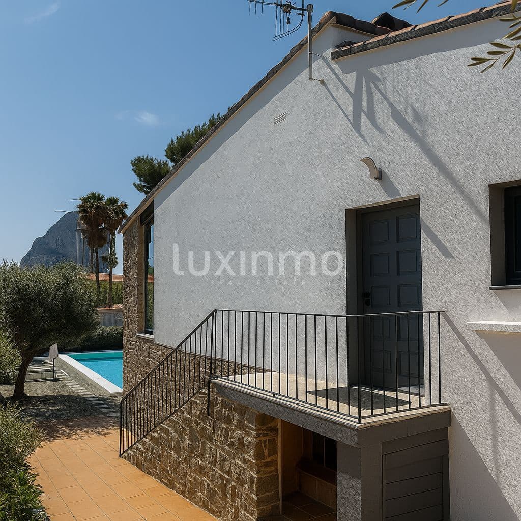 5 makuuhuone Huvila myytävänä paikassa Calpe / Calp mukana uima-altaan - 749 000 € (Ref: 9598542)