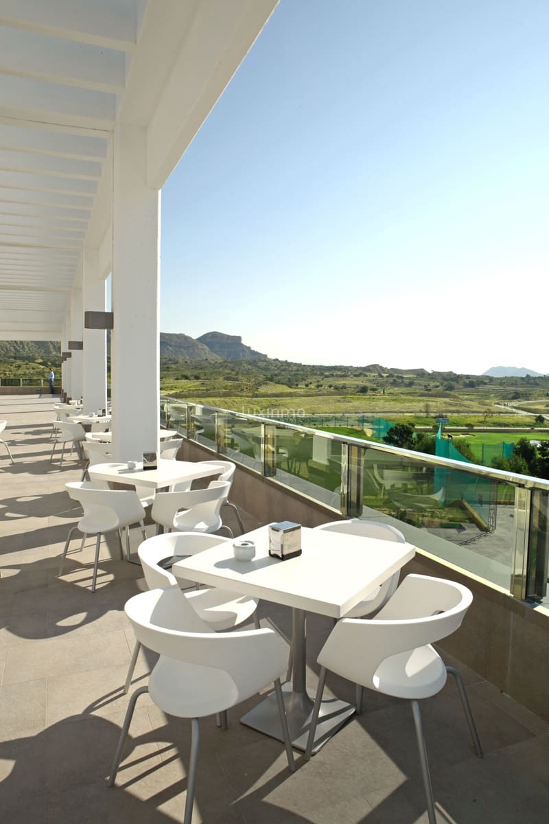 2 Zimmer Apartment zu verkaufen in Monforte del Cid mit Pool Garage - 240.000 € (Ref: 9598547)