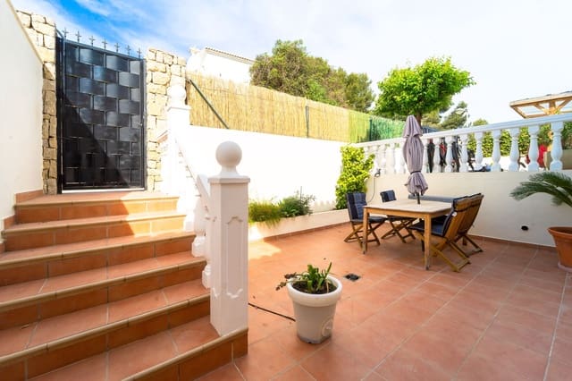 4 makuuhuone Huvila myytävänä paikassa Teulada Pueblo, Teulada-Moraira mukana uima-altaan 
autotalli - 850 000 € (Ref: 9598558)