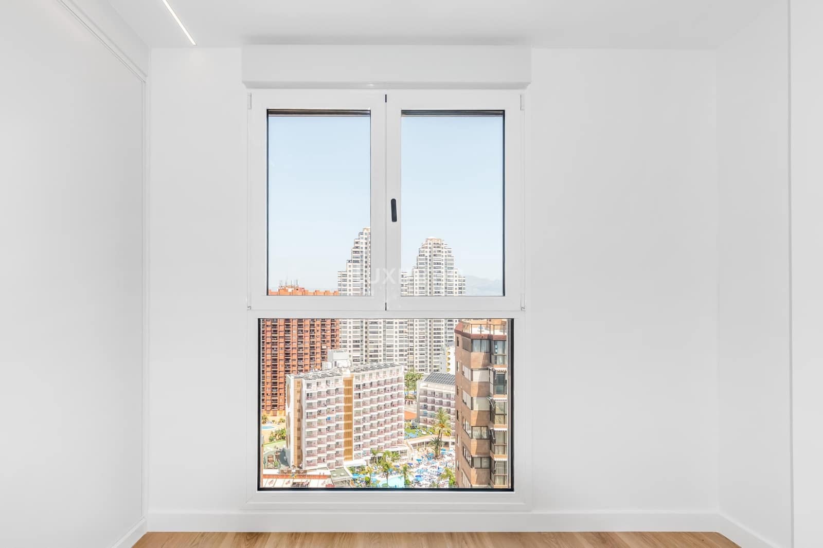 3 sovrum Lägenhet till salu i Benidorm med pool - 820 000 € (Ref: 9598559)