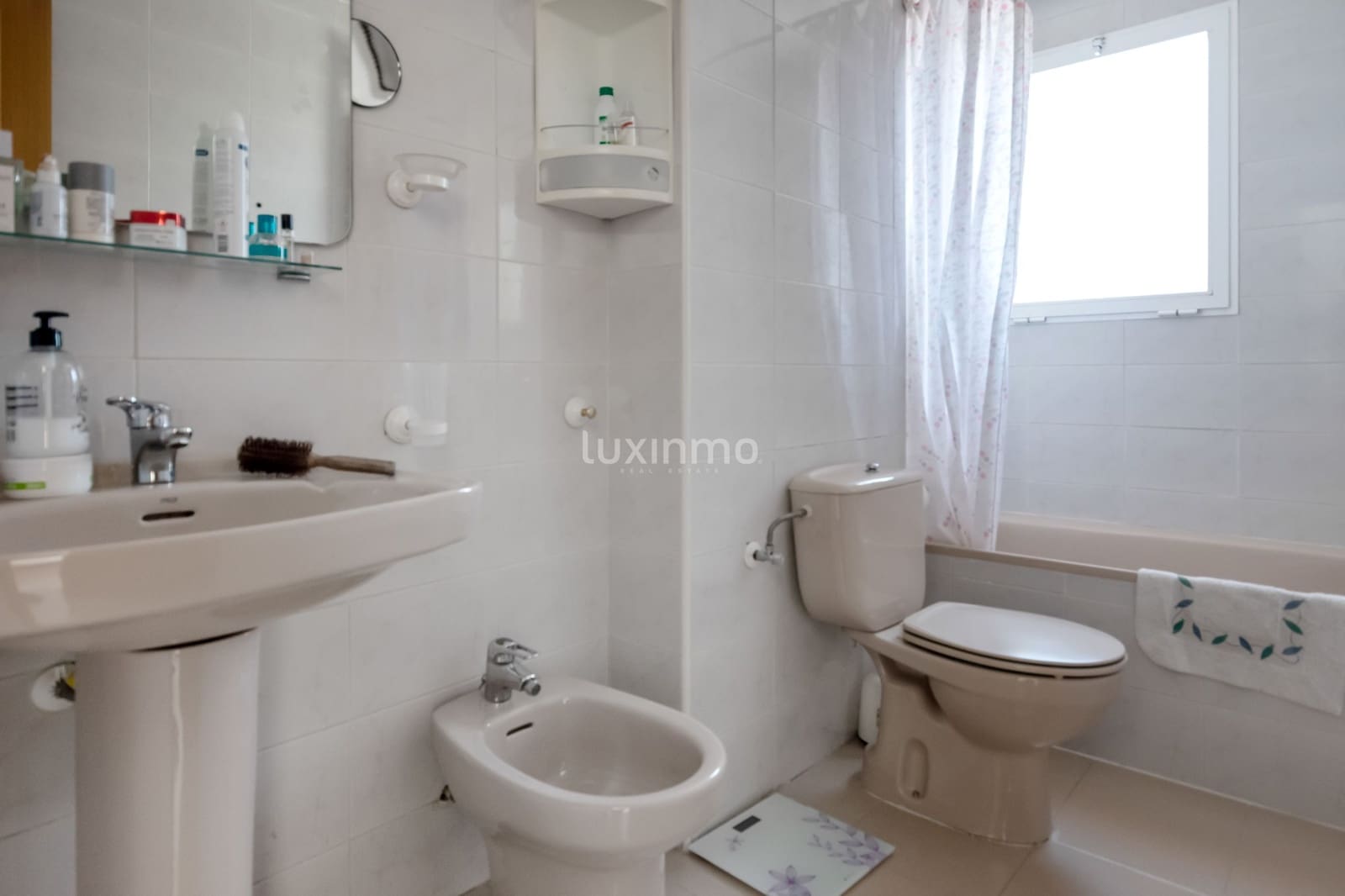 Apartamento de 3 habitaciones en Benidorm en venta con piscina garaje - 570.000 € (Ref: 9602454)