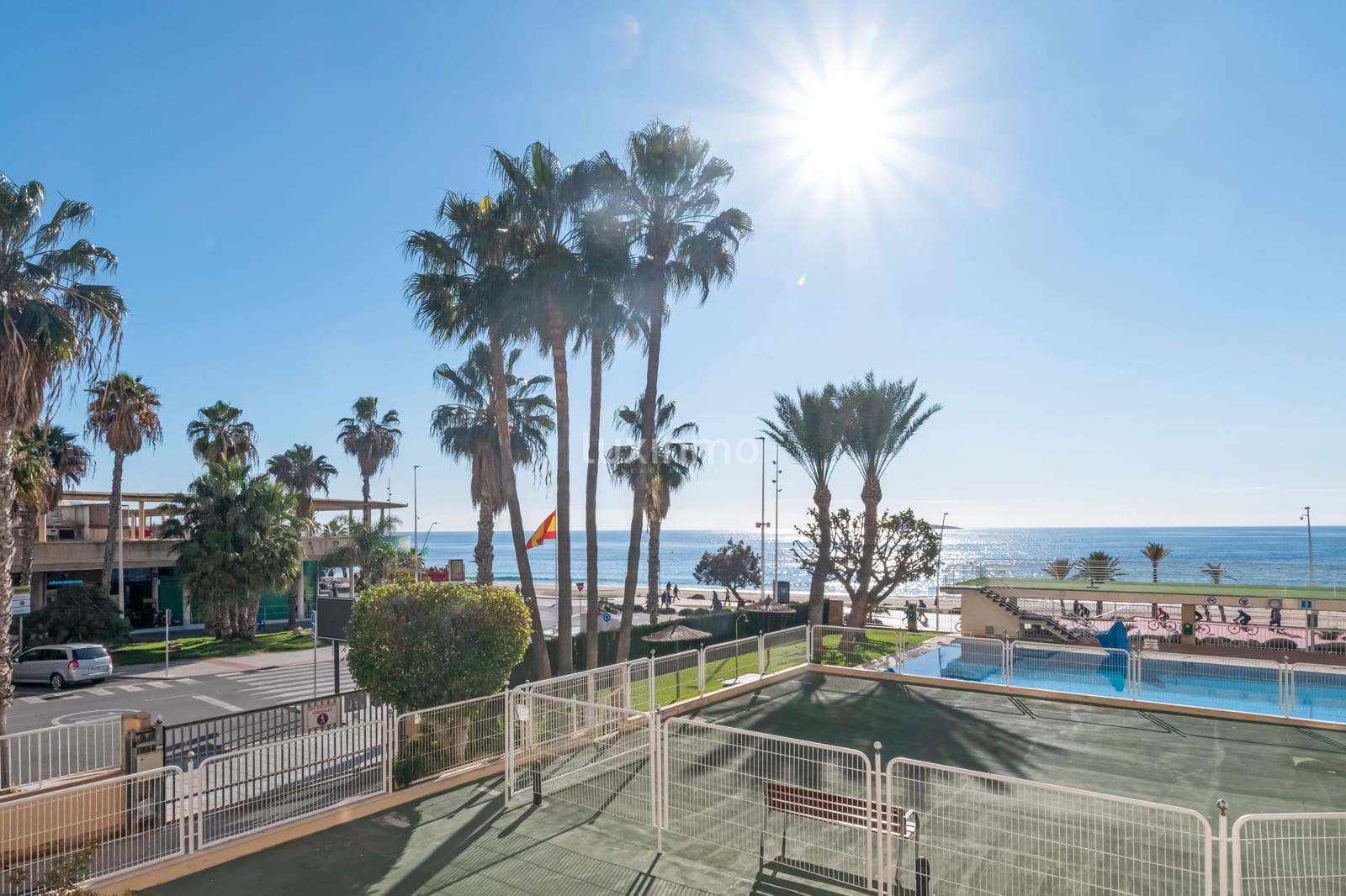 Apartamento de 3 habitaciones en Benidorm en venta con piscina garaje - 570.000 € (Ref: 9602454)