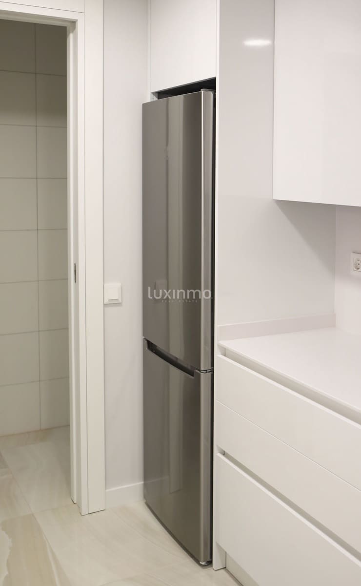 2 bedroom Apartment for sale in Benidorm with pool garage - € 665,000 (Ref: 9602457)