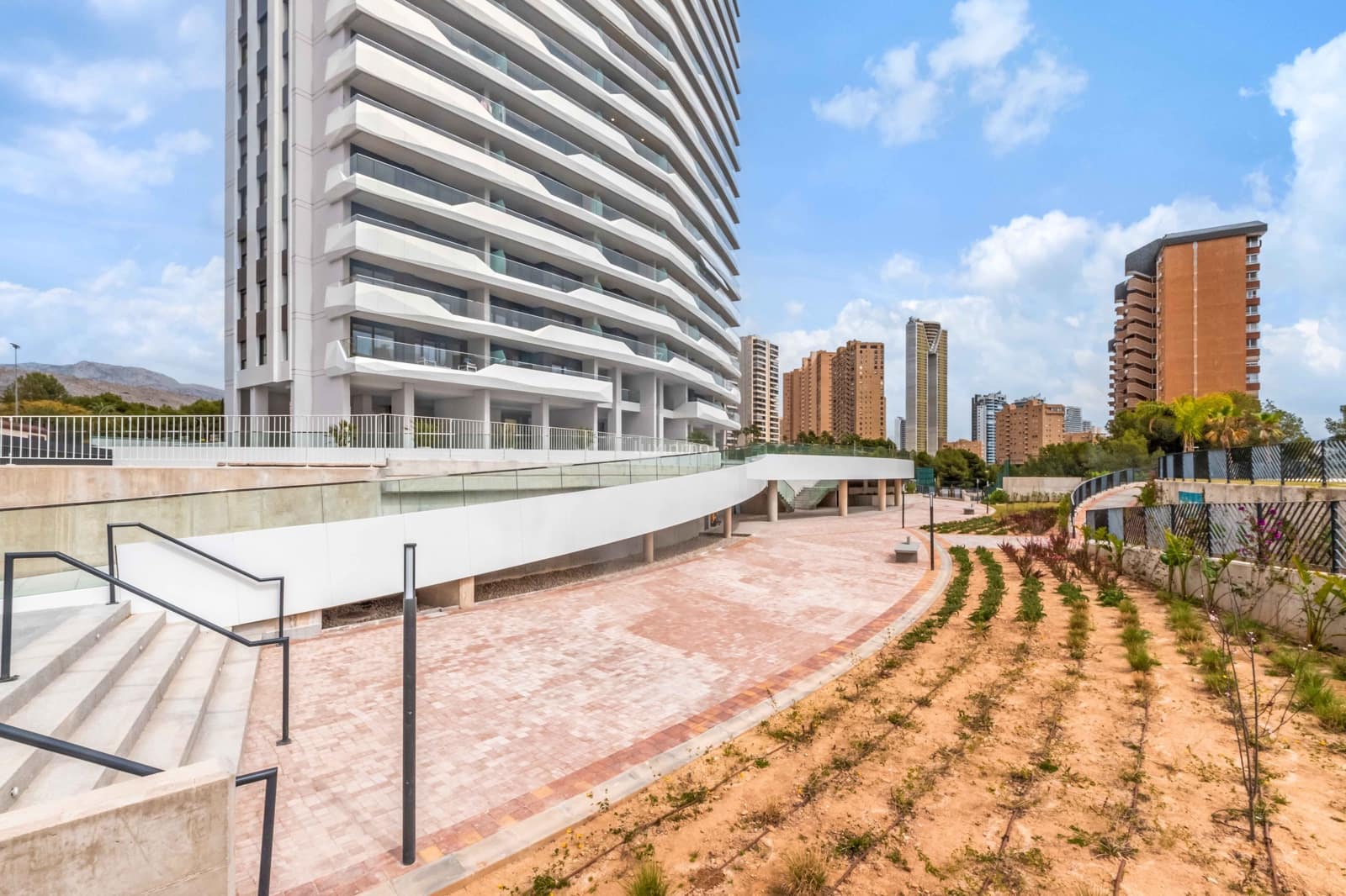 2 bedroom Apartment for sale in Benidorm with pool garage - € 665,000 (Ref: 9602457)