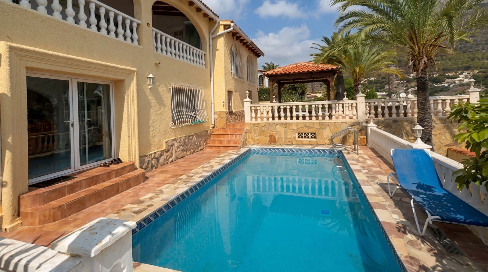 6 bedroom Villa for sale in Calpe / Calp with pool garage - € 890,000 (Ref: 9602460)