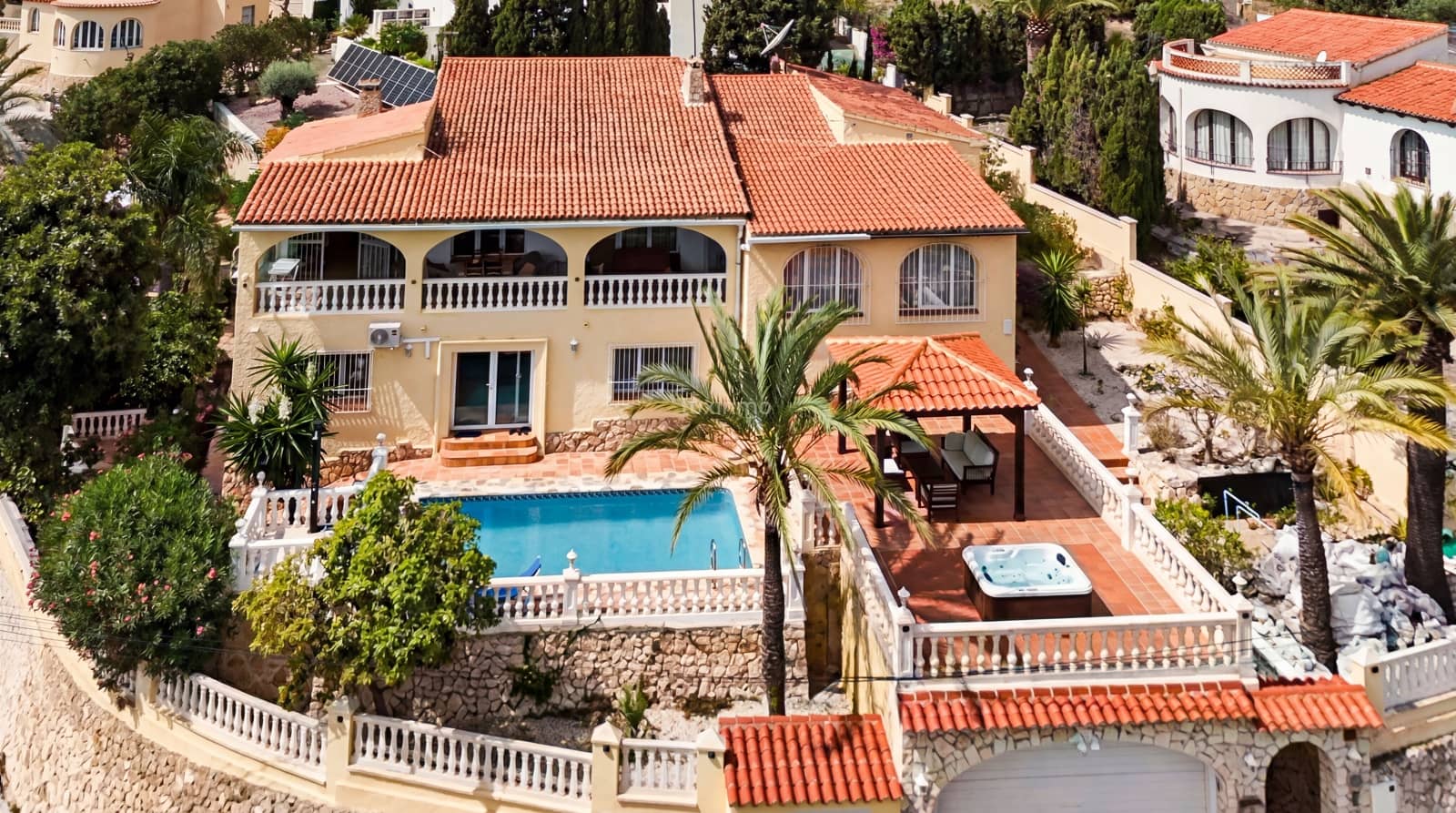 6 bedroom Villa for sale in Calpe / Calp with pool garage - € 890,000 (Ref: 9602460)