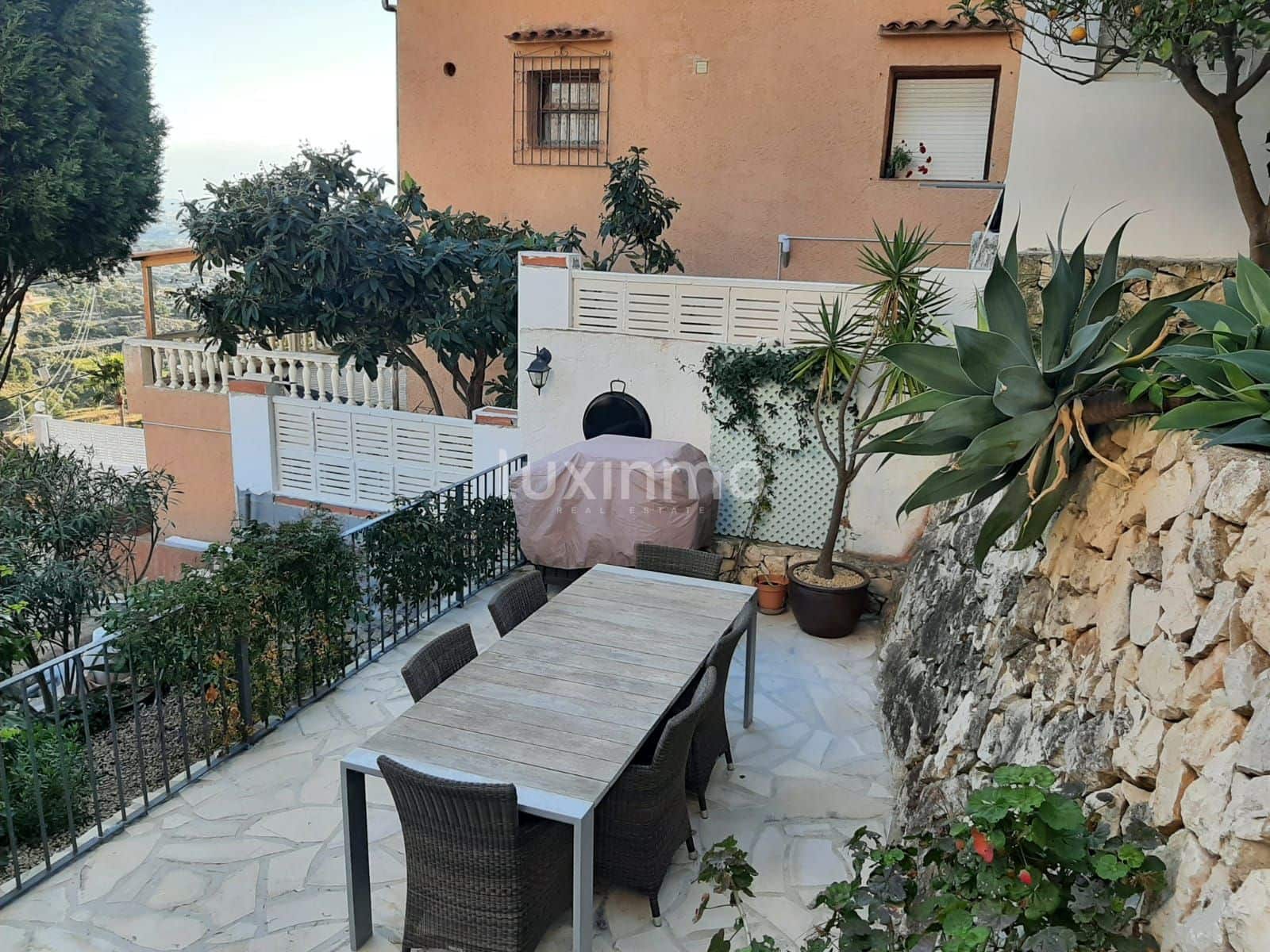 4 makuuhuone Huvila myytävänä paikassa Calpe / Calp mukana uima-altaan 
autotalli - 580 000 € (Ref: 9602466)