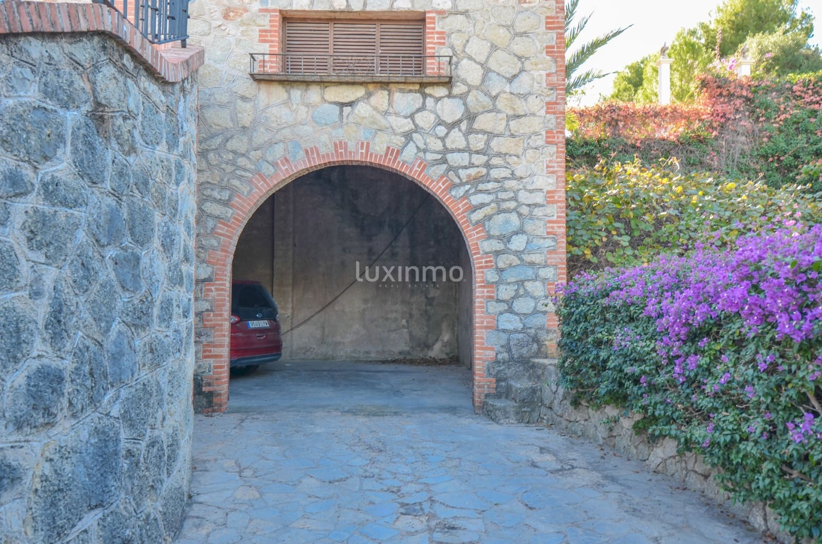 7 sovrum Villa till salu i Pego med pool garage - 995 000 € (Ref: 9602470)