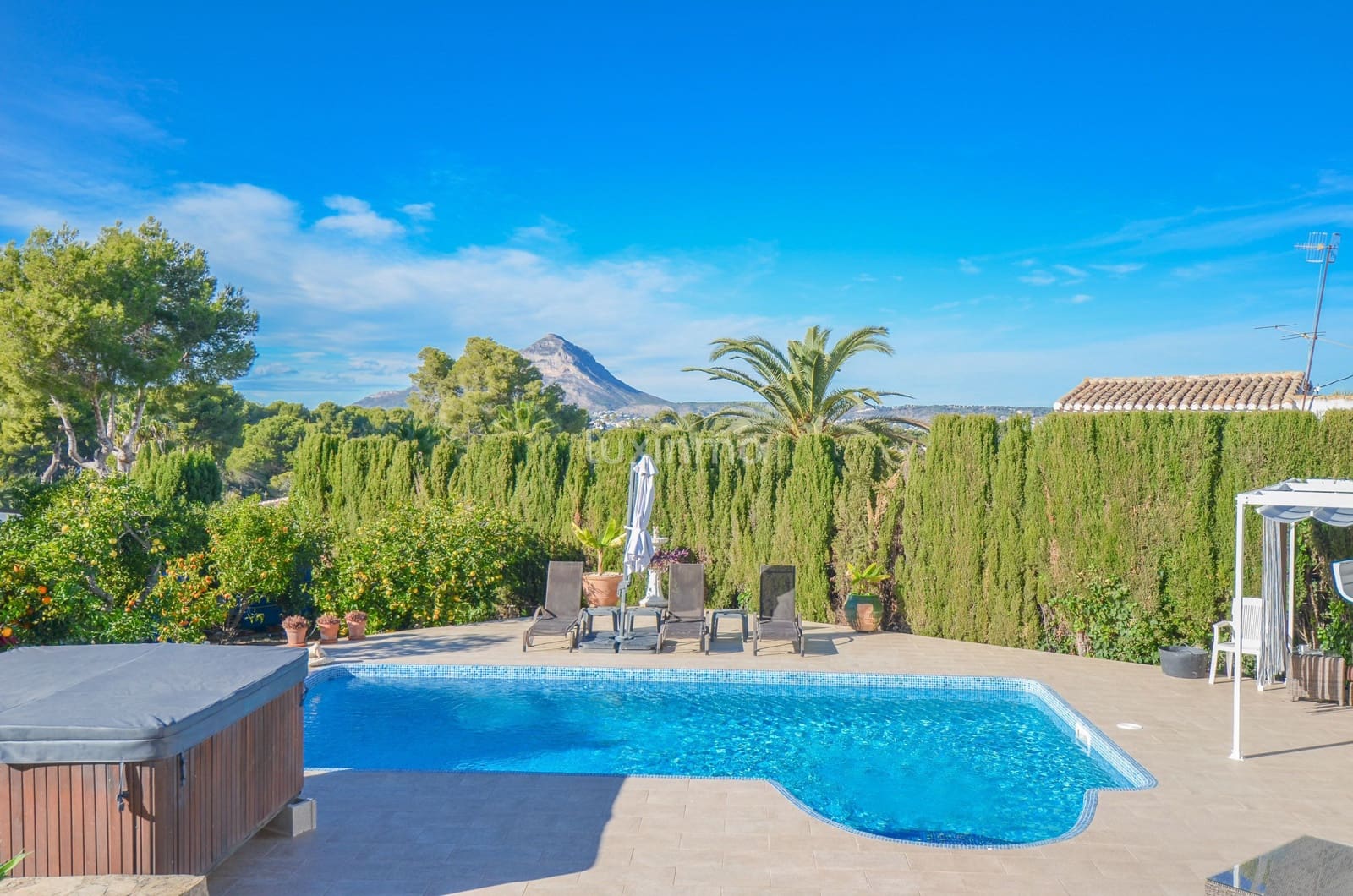 5 soveværelse Villa til salg i Javea / Xabia med swimmingpool garage - € 950.000 (Ref: 9602472)