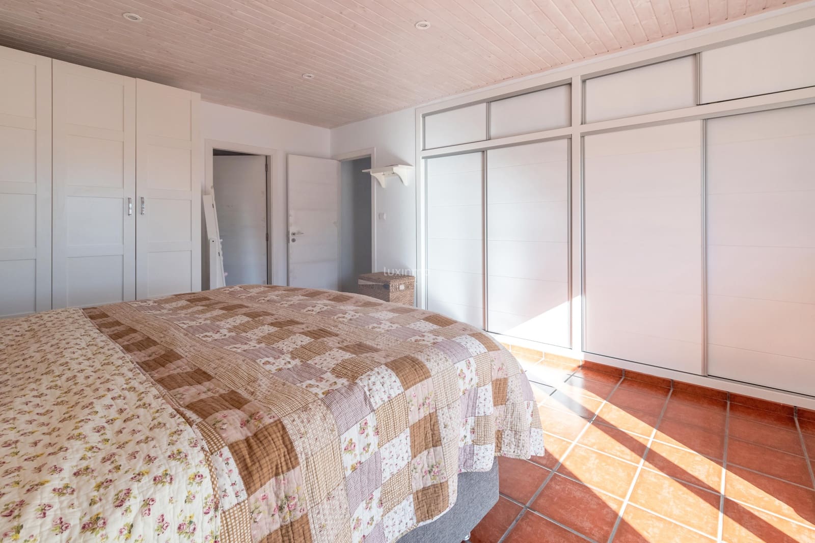 5 bedroom Villa for sale in La Nucia with pool garage - € 750,000 (Ref: 9602477)