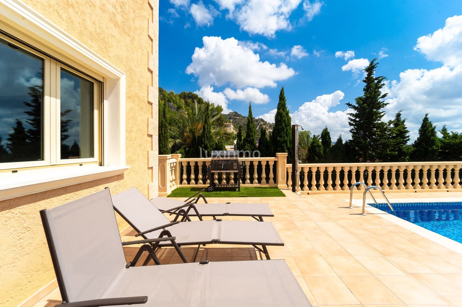 Chalet de 6 habitaciones en Calpe / Calp en venta con piscina garaje - 1.000.000 € (Ref: 9602481)