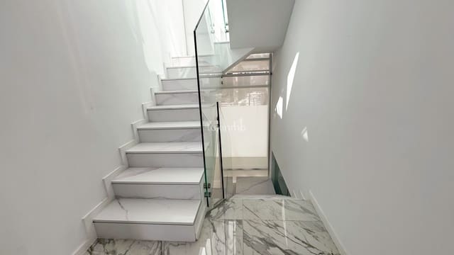 5 soverom Villa til salgs i Finestrat med svømmebasseng garasje - € 1 600 000 (Ref: 9603229)