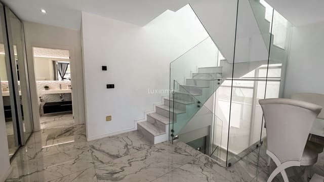 5 soverom Villa til salgs i Finestrat med svømmebasseng garasje - € 1 600 000 (Ref: 9603229)