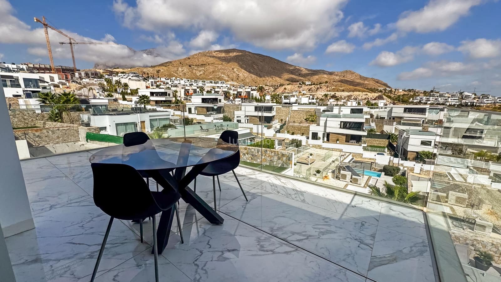 5 soverom Villa til salgs i Finestrat med svømmebasseng garasje - € 1 600 000 (Ref: 9603229)