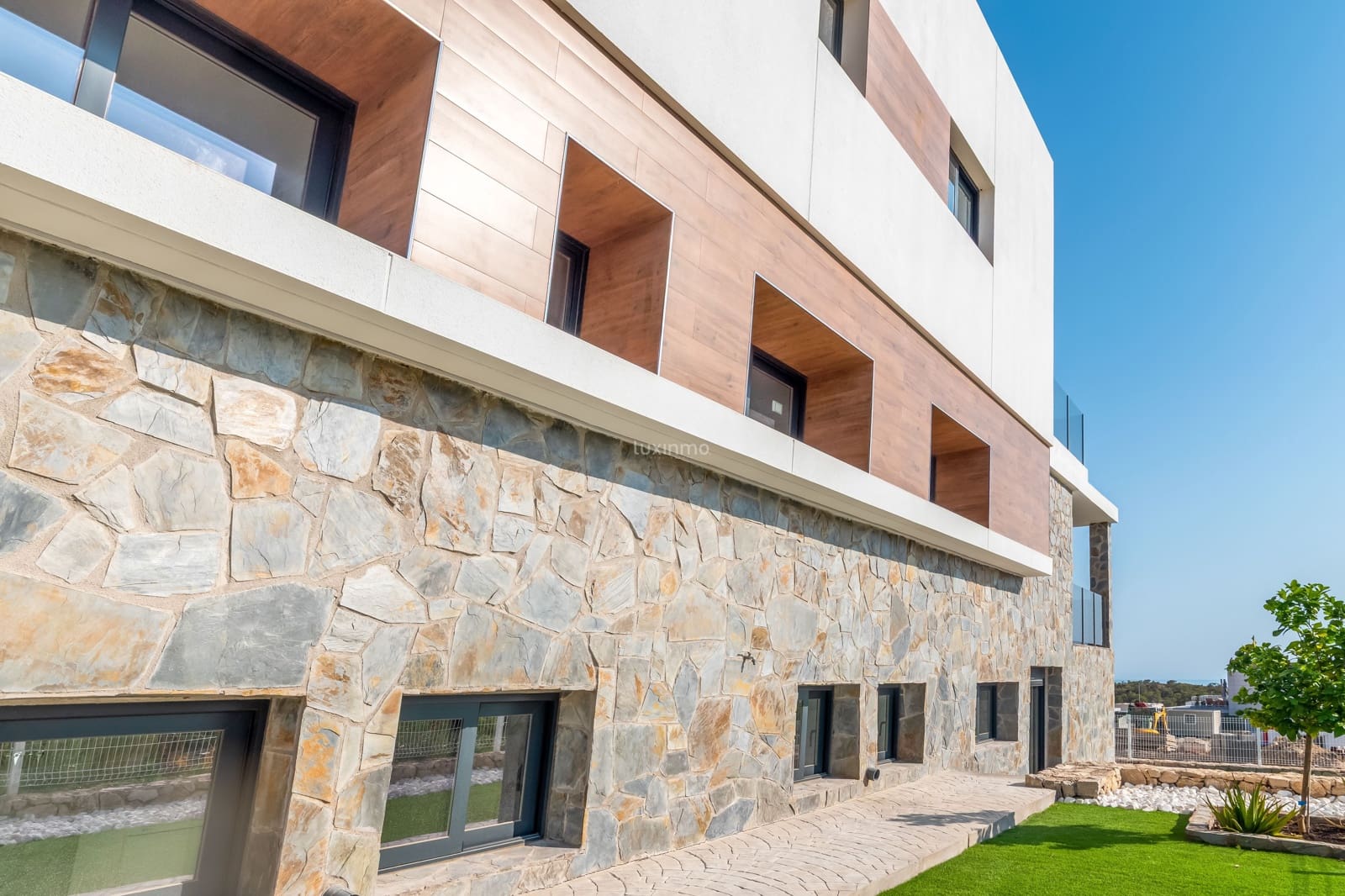 4 bedroom Villa for sale in Finestrat with pool garage - € 920,000 (Ref: 9604512)