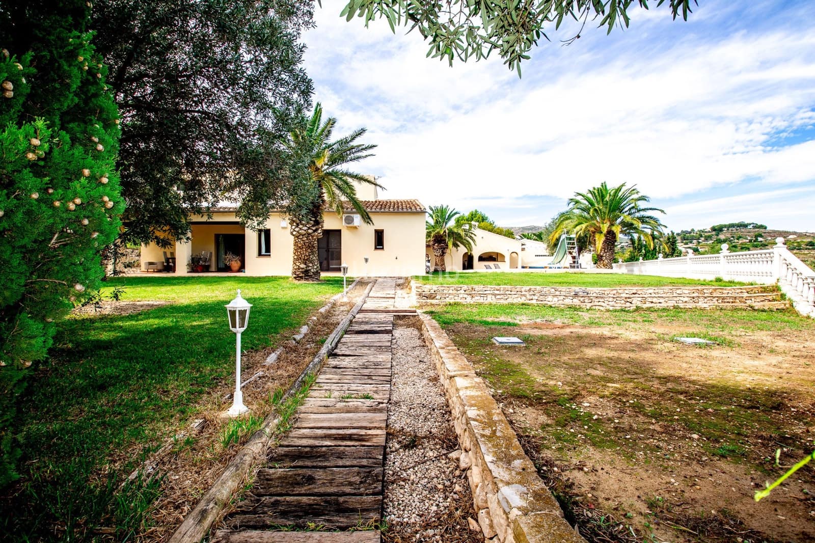 4 bedroom Villa for sale in Benissa with pool garage - € 995,000 (Ref: 9604527)