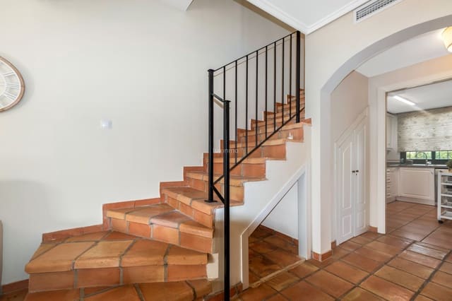 3 slaapkamer Villa te huur in Finestrat met zwembad garage - € 1.950 (Ref: 9606635)