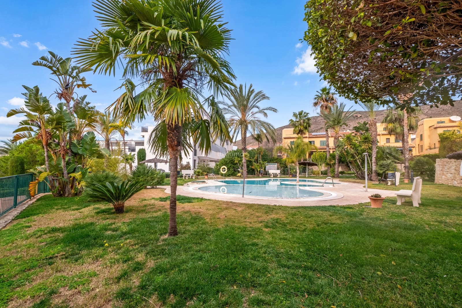 3 slaapkamer Villa te huur in Finestrat met zwembad garage - € 1.950 (Ref: 9606635)