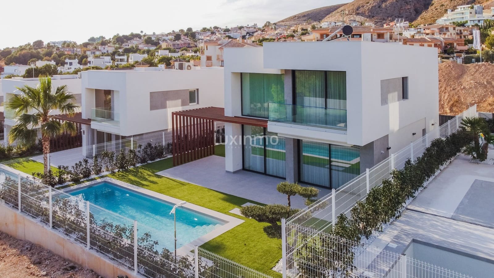 3 bedroom Villa for sale in Finestrat with pool garage - € 870,000 (Ref: 9607107)