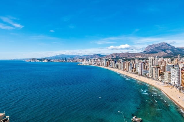 4 quarto Apartamento para venda em Benidorm com piscina garagem - 799 000 € (Ref: 9607116)