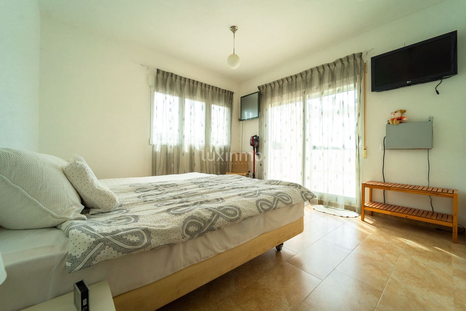 4 bedroom Villa for sale in Teulada with pool garage - € 850,000 (Ref: 9607124)