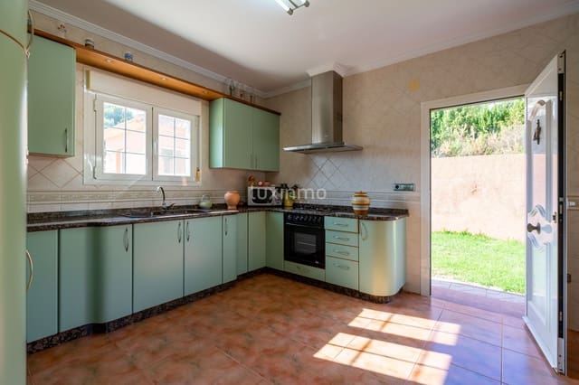 5 makuuhuone Huvila myytävänä paikassa Calpe / Calp mukana uima-altaan 
autotalli - 695 000 € (Ref: 9607127)