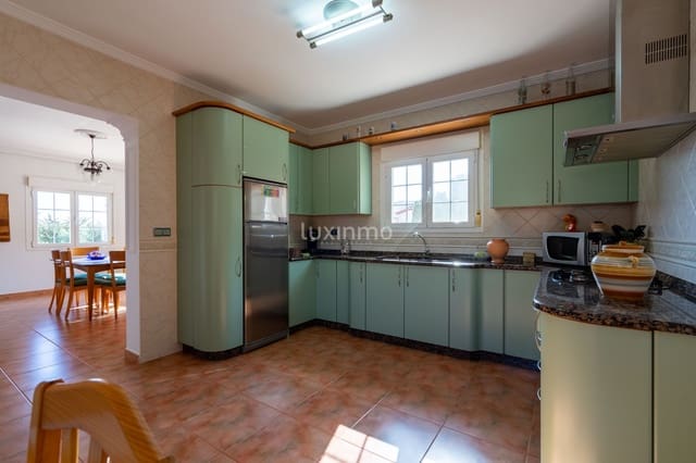 5 makuuhuone Huvila myytävänä paikassa Calpe / Calp mukana uima-altaan 
autotalli - 695 000 € (Ref: 9607127)