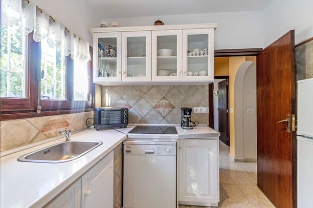 3 soverom Villa til salgs i Teulada Pueblo, Teulada-Moraira med svømmebasseng garasje - € 850 000 (Ref: 9610538)