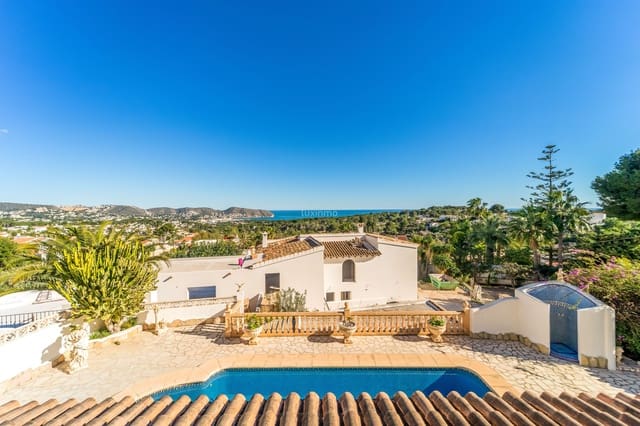 3 soverom Villa til salgs i Teulada Pueblo, Teulada-Moraira med svømmebasseng garasje - € 850 000 (Ref: 9610538)