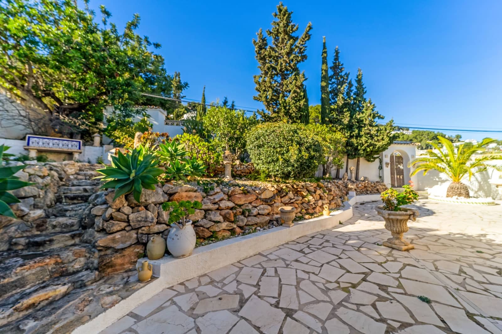 3 bedroom Villa for sale in Teulada with pool garage - € 850,000 (Ref: 9610538)