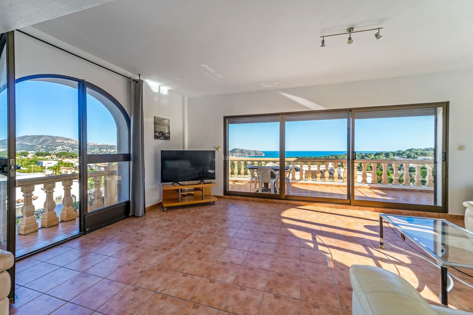 3 bedroom Villa for sale in Teulada with pool garage - € 850,000 (Ref: 9610538)