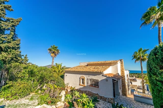 3 soverom Villa til salgs i Teulada Pueblo, Teulada-Moraira med svømmebasseng garasje - € 850 000 (Ref: 9610538)