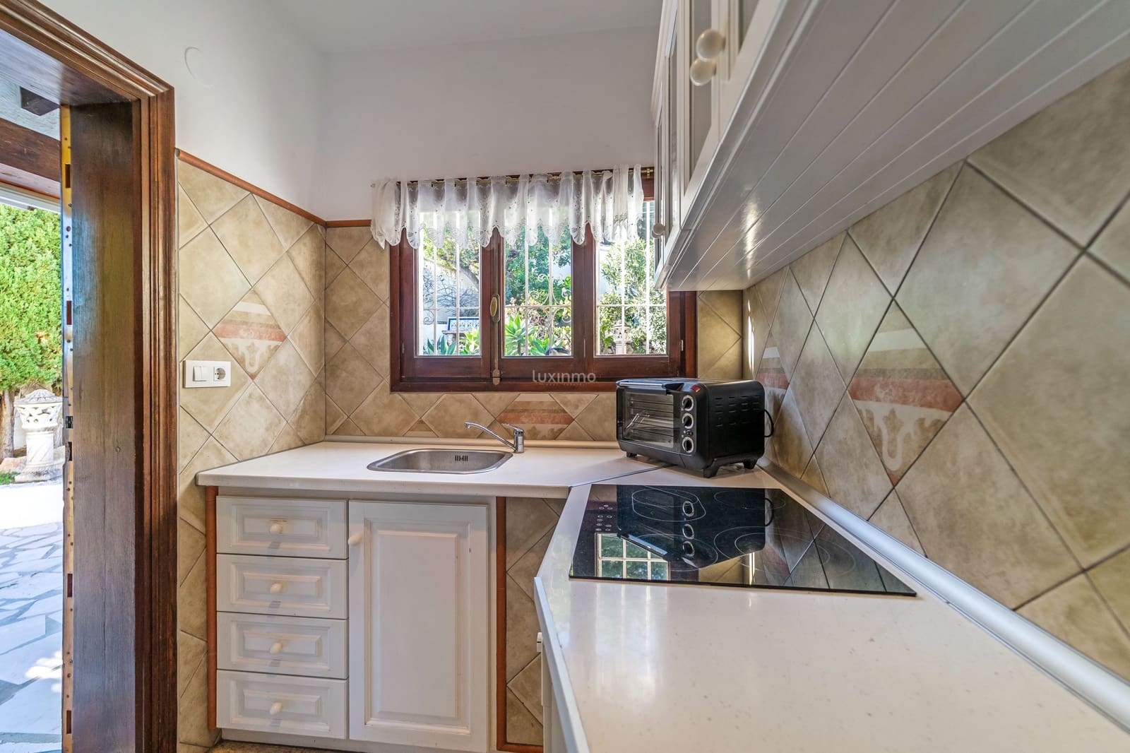 3 bedroom Villa for sale in Teulada with pool garage - € 850,000 (Ref: 9610538)