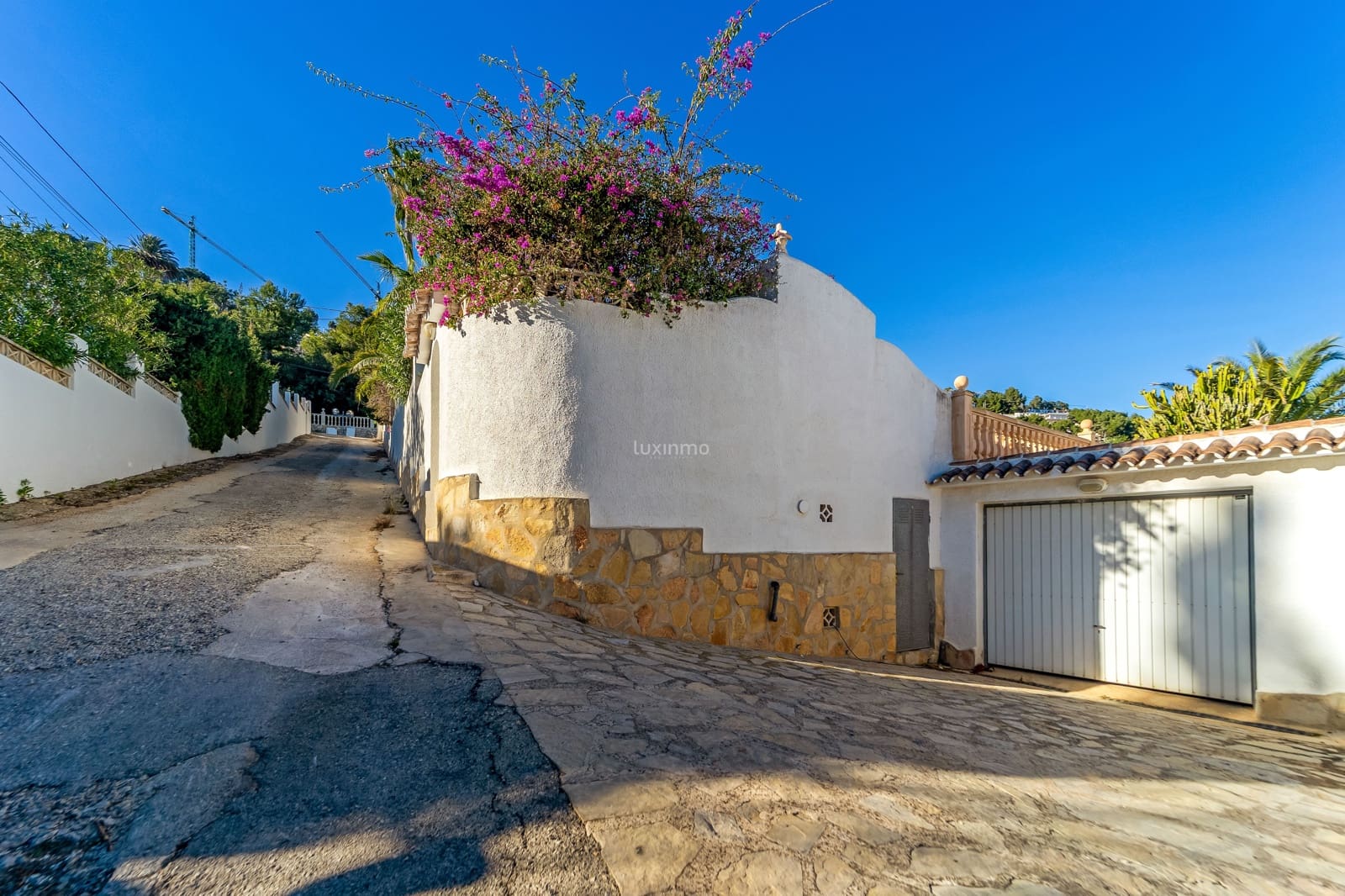 3 bedroom Villa for sale in Teulada with pool garage - € 850,000 (Ref: 9610538)