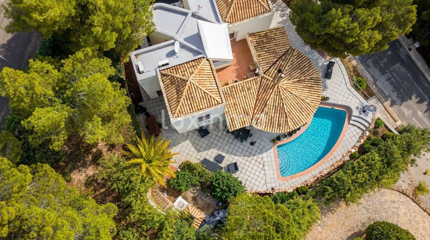 3 bedroom Villa for sale in Altea with pool garage - € 525,000 (Ref: 9610743)