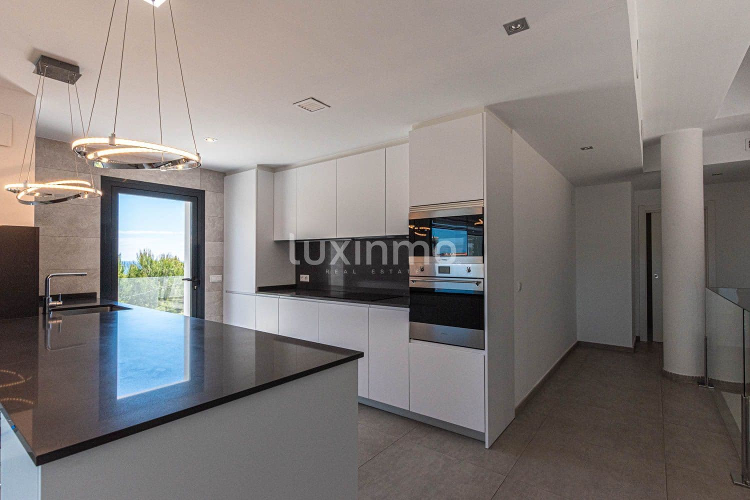 Chalet de 4 habitaciones en Calpe / Calp en venta con piscina garaje - 865.000 € (Ref: 9610744)