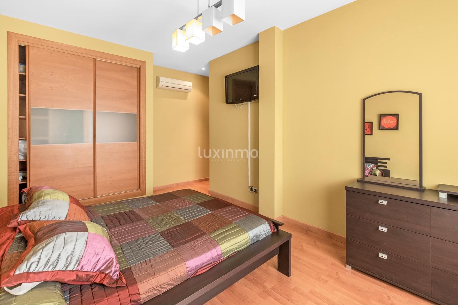 4 slaapkamer Villa te koop in La Nucia met zwembad garage - € 825.000 (Ref: 9610746)