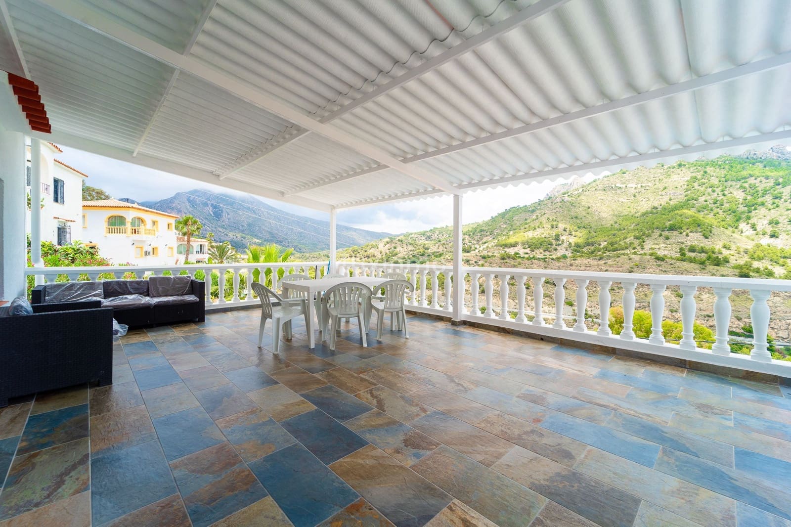 Chalet de 6 habitaciones en Calpe / Calp en venta con piscina garaje - 950.000 € (Ref: 9610747)