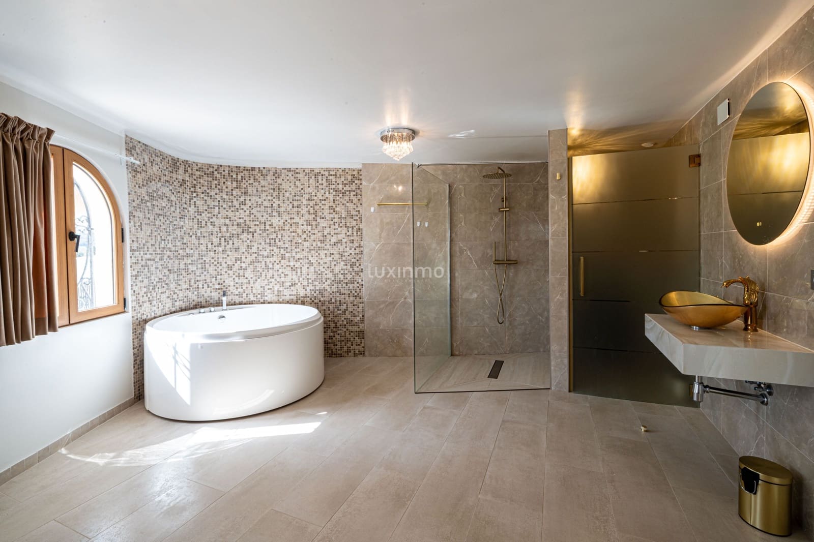 10 bedroom Villa for sale in Altea with pool garage - € 1,900,000 (Ref: 9618137)