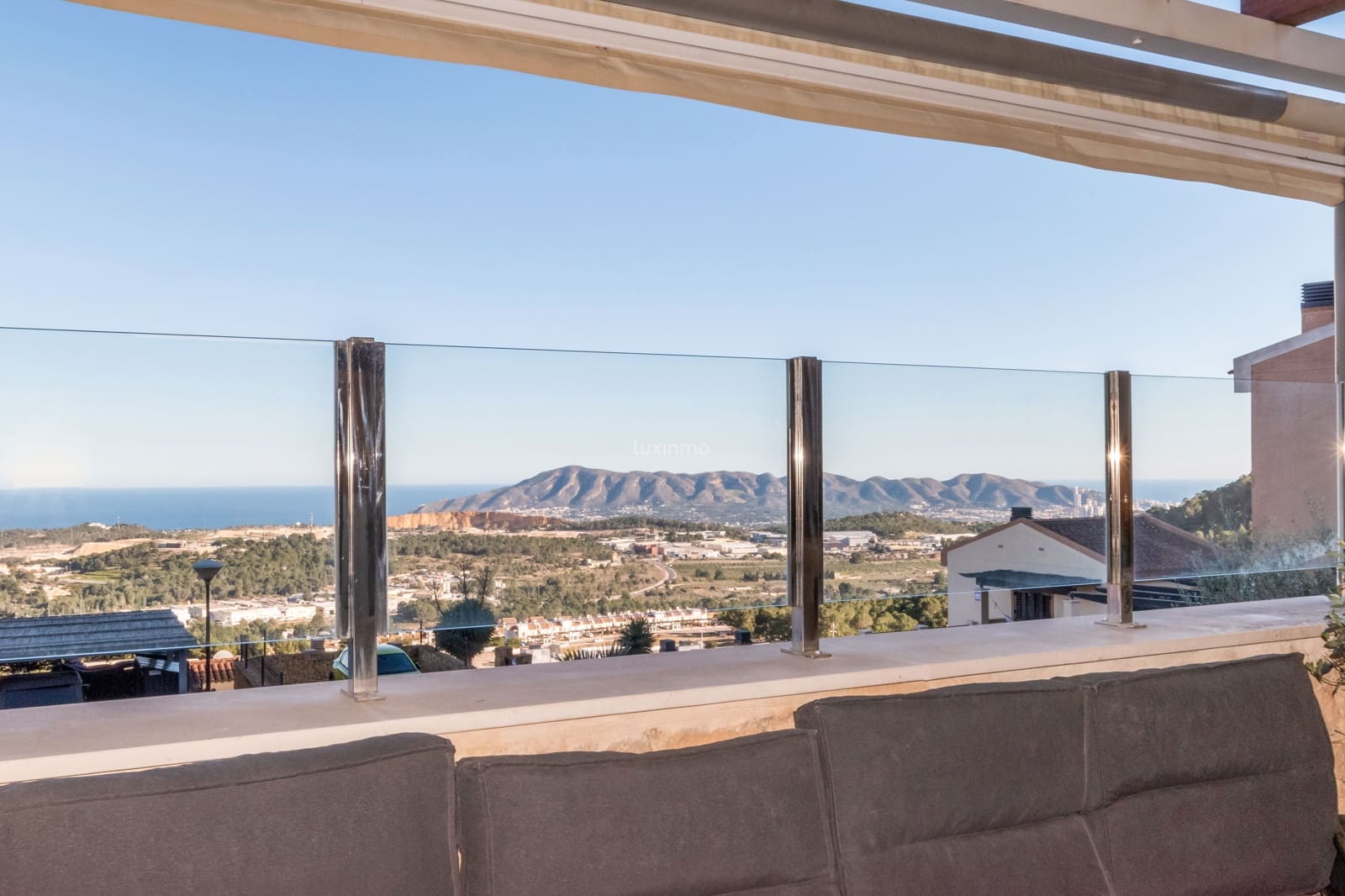 2 quarto Moradia para arrendar em Polop com piscina garagem - 1 790 € (Ref: 9622758)